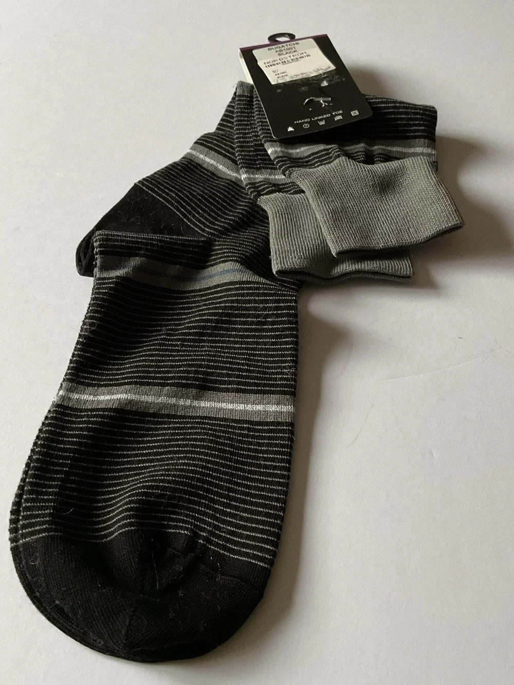 BUGATCHI MENS MERCERIZED COTTON SOCKS BLACK AND GRAY STRIPE OS NWT